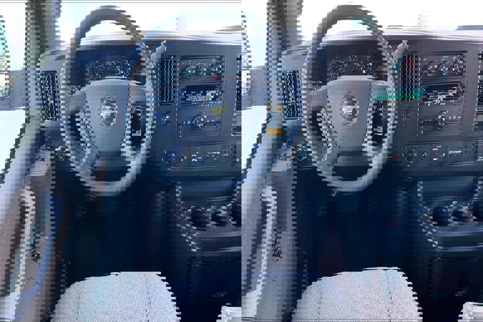 Used 2020 Chevrolet Express 3500 LT w/ LT Preferred Equipment Group image 15