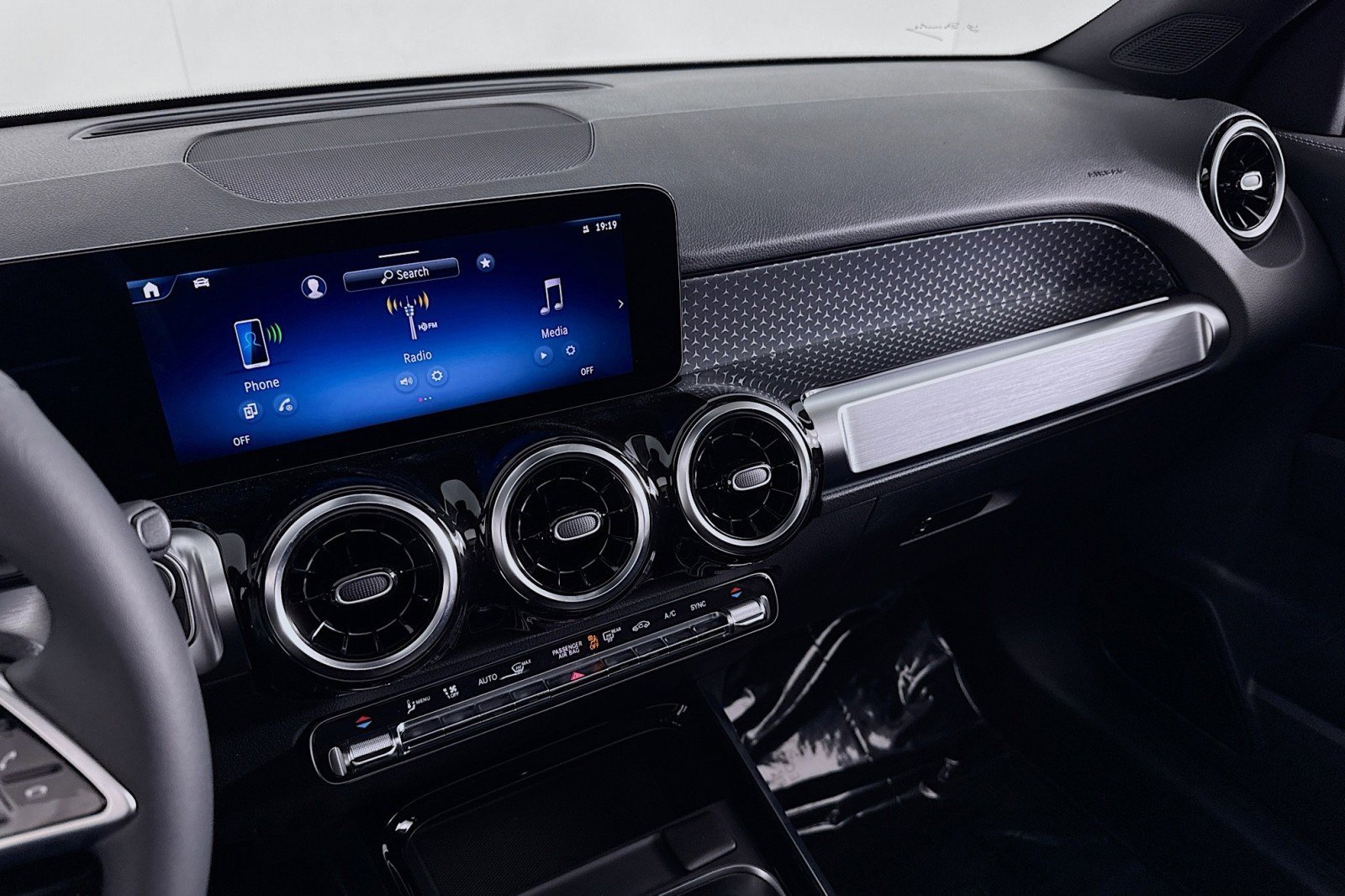 New 2026 Mercedes-Benz GLB 250 image 20