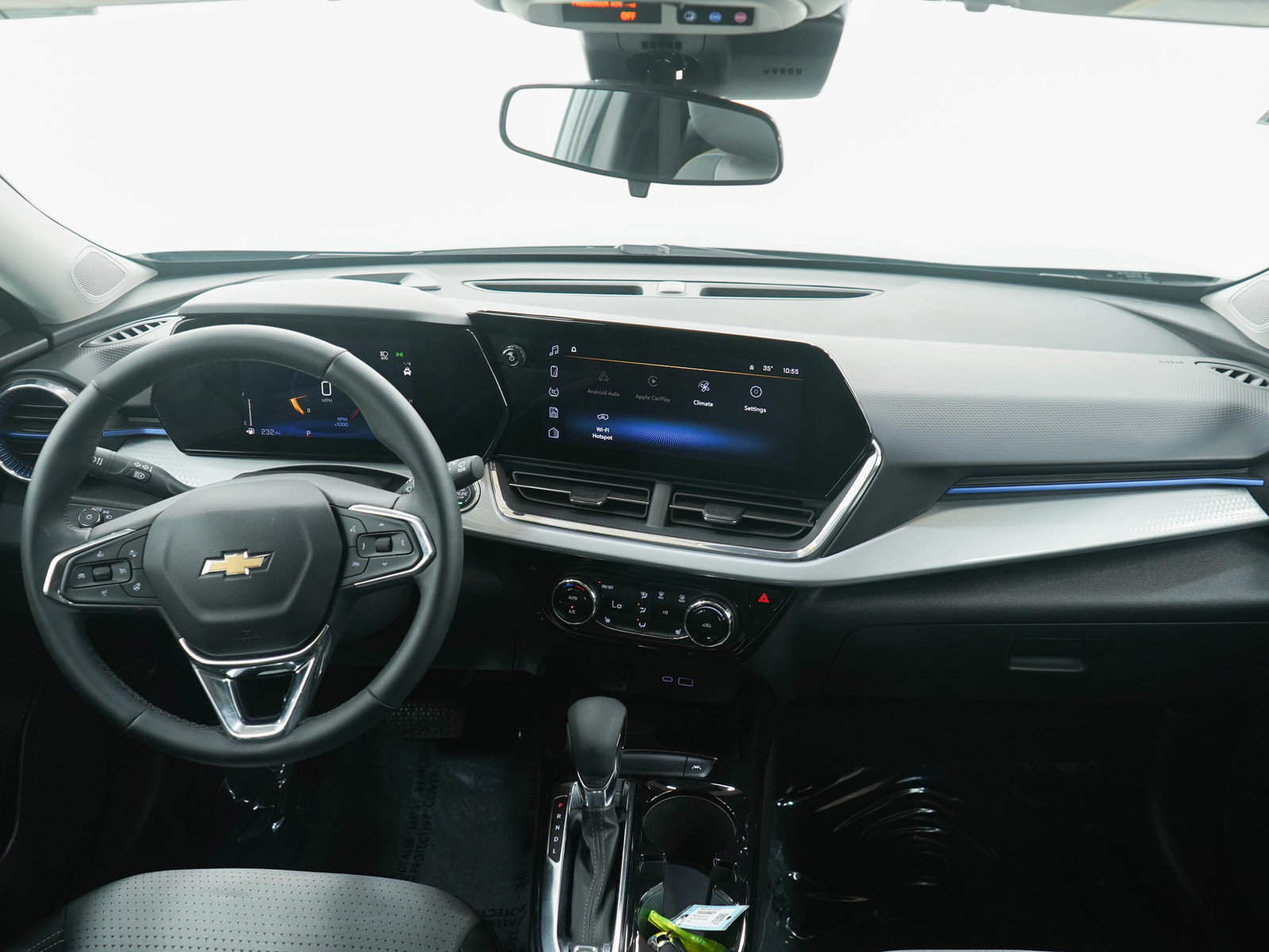 Used 2025 Chevrolet Trax LT w/ Driver Confidence Package FWD image 14