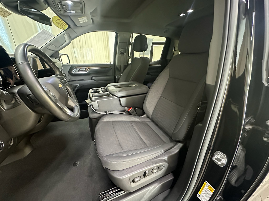 Used 2025 Chevrolet Silverado 1500 LT AWD/4WD image 23