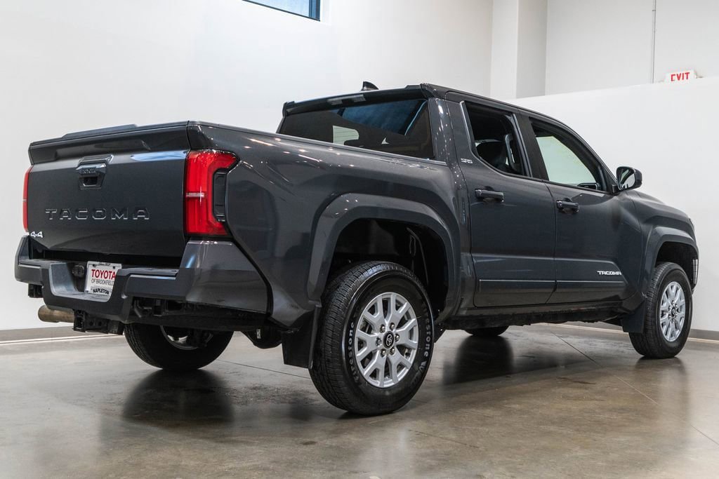 Certified 2024 Toyota Tacoma SR5 AWD/4WD image 9