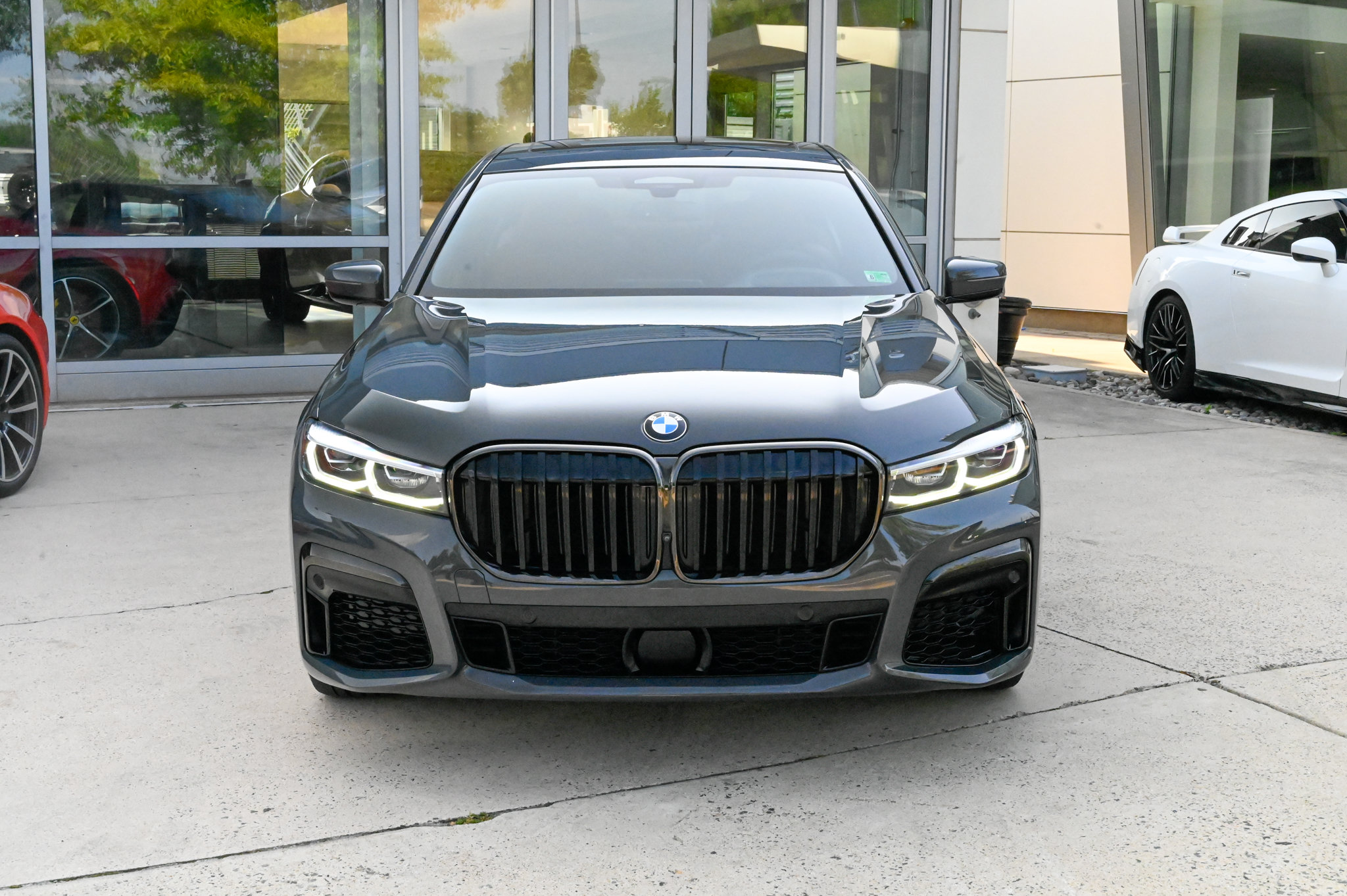 Used 2021 BMW 750i xDrive w/ Luxury Rear Seating Package AWD/4WD image 2