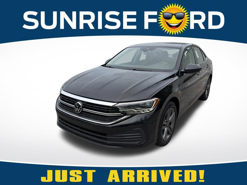Used 2023 Volkswagen Jetta SE w/ Panoramic Sunroof Package FWD image 1