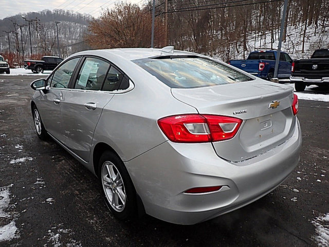 Used 2017 Chevrolet Cruze LT w/ Convenience Package image 5