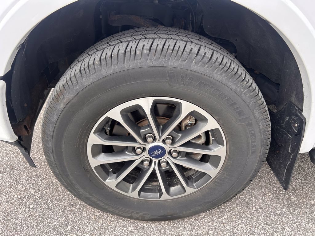 Used 2019 Ford F150 XLT w/ Equipment Group 302A Luxury AWD/4WD image 34