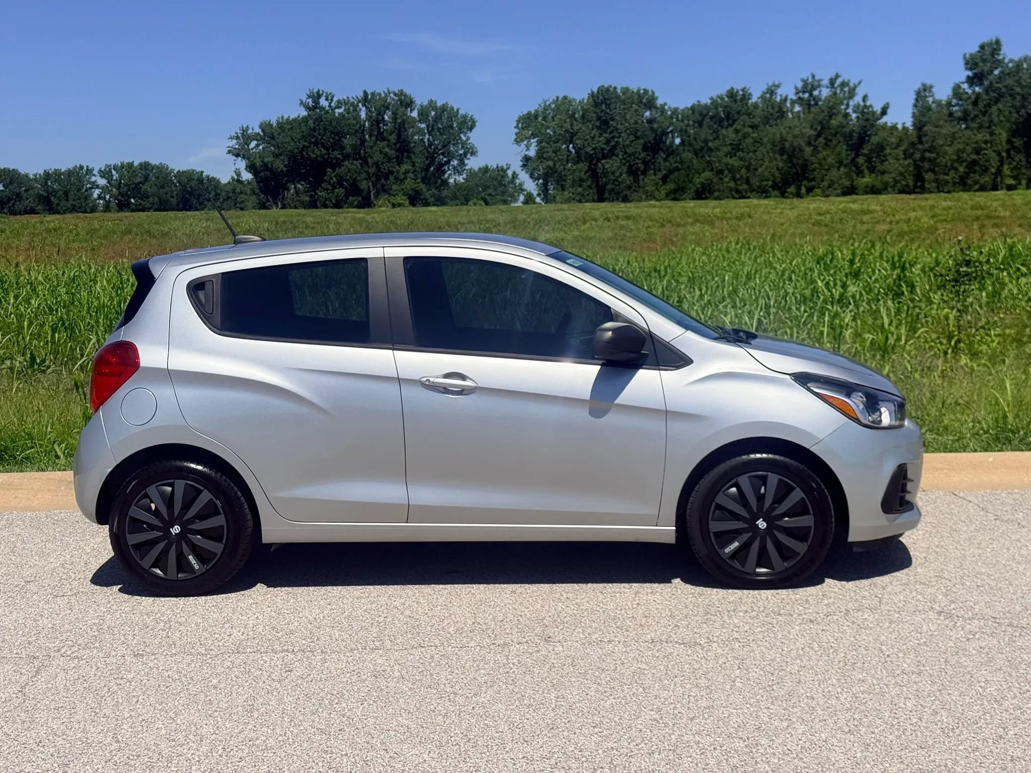 Used 2017 Chevrolet Spark LS FWD image 28