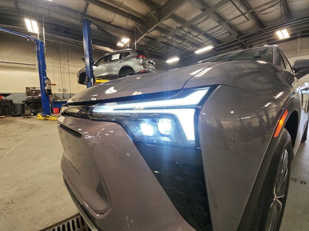 Used 2024 Chevrolet Blazer EV LT AWD/4WD image 30
