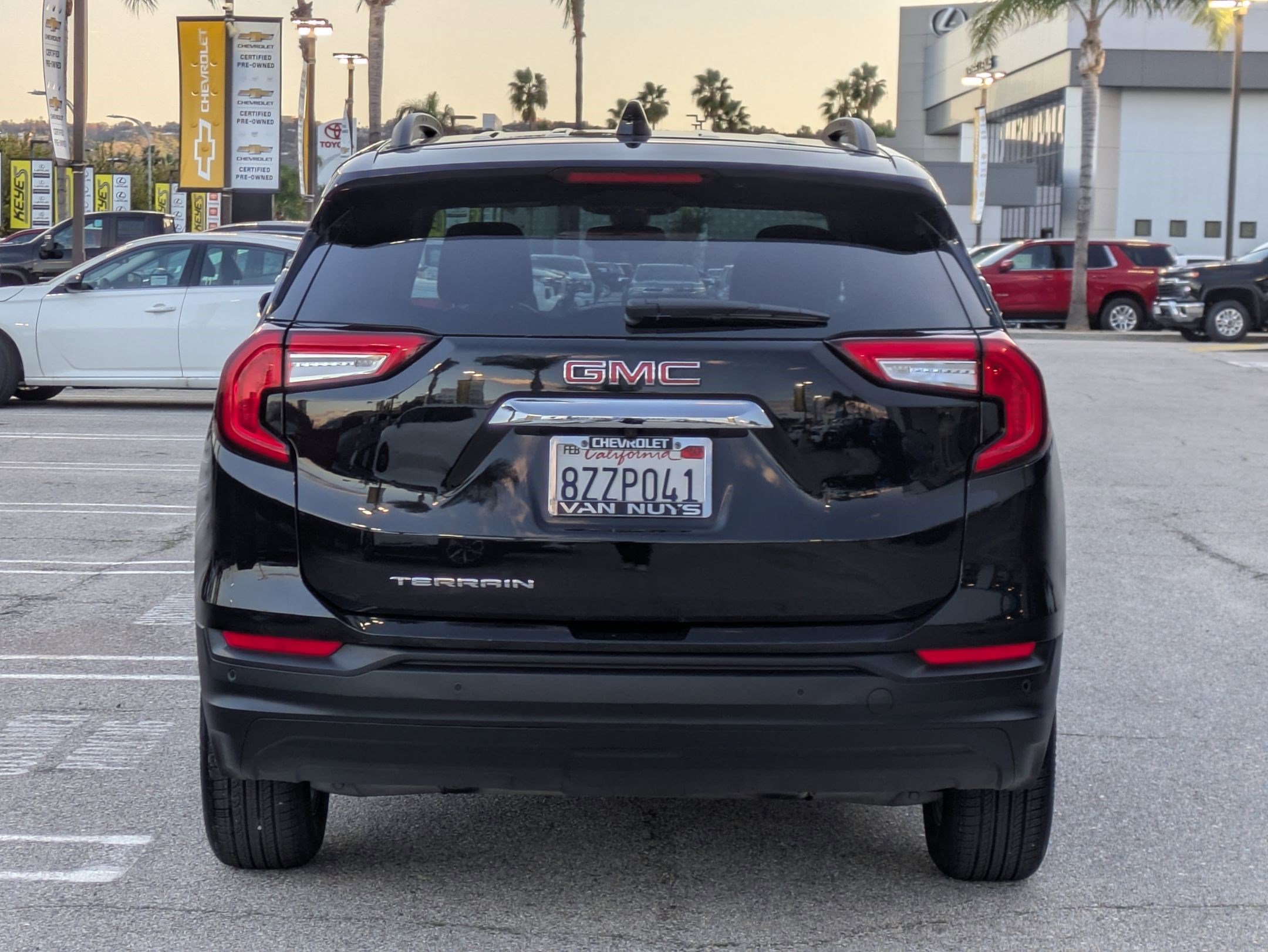 Certified 2022 GMC Terrain SLE w/ Driver Convenience Package image 6