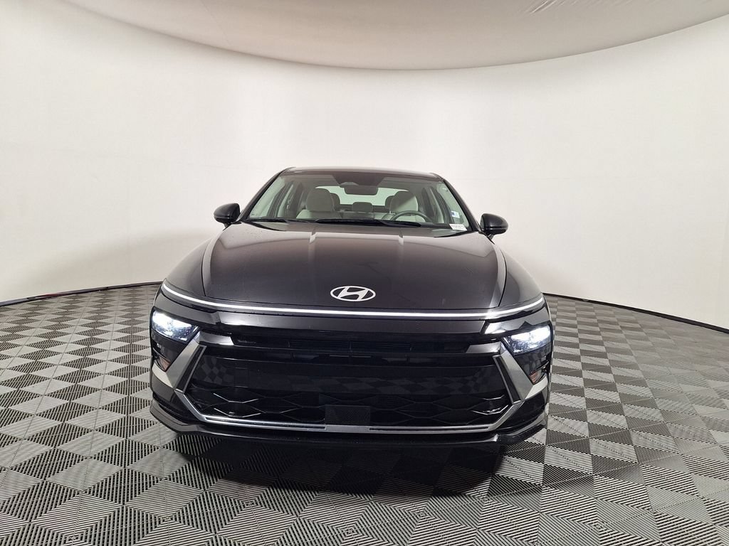 Used 2025 Hyundai Sonata SEL FWD image 2