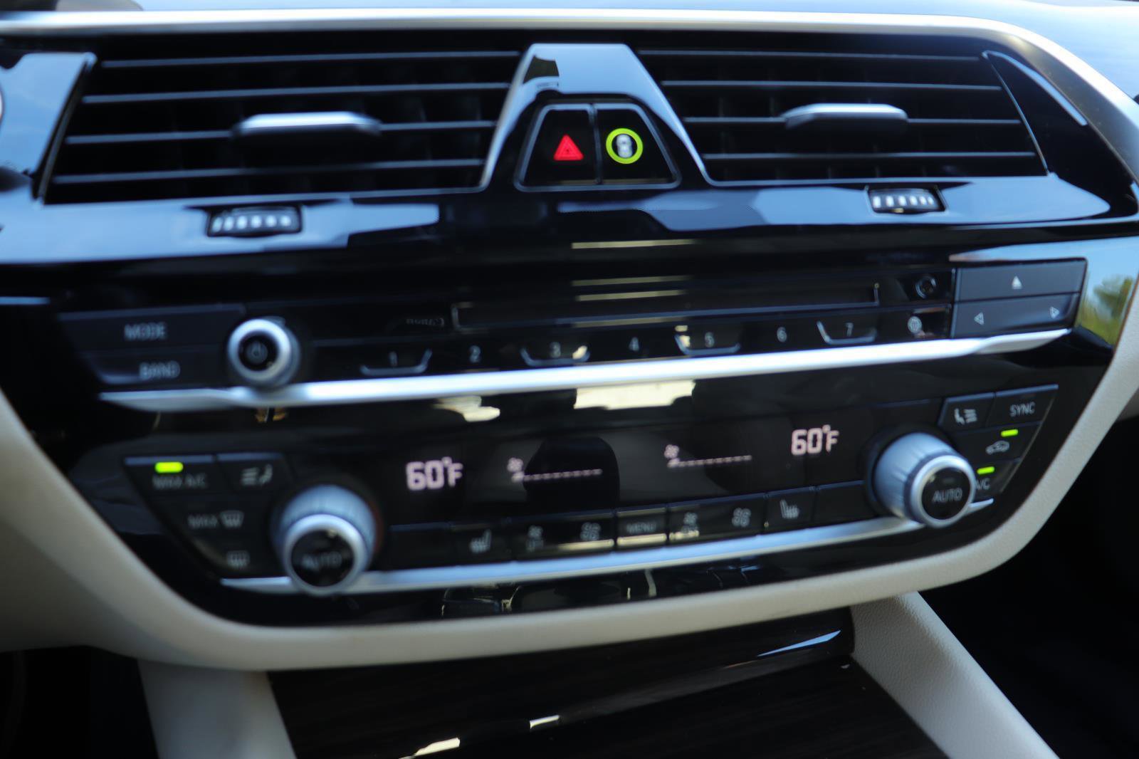 Used 2018 BMW 530i w/ Premium Package image 31