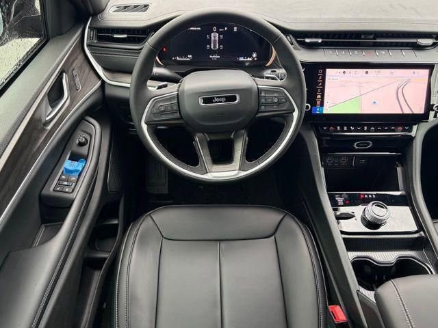 New 2026 Jeep Grand Cherokee Limited w/ Limited Altitude Package AWD/4WD image 36