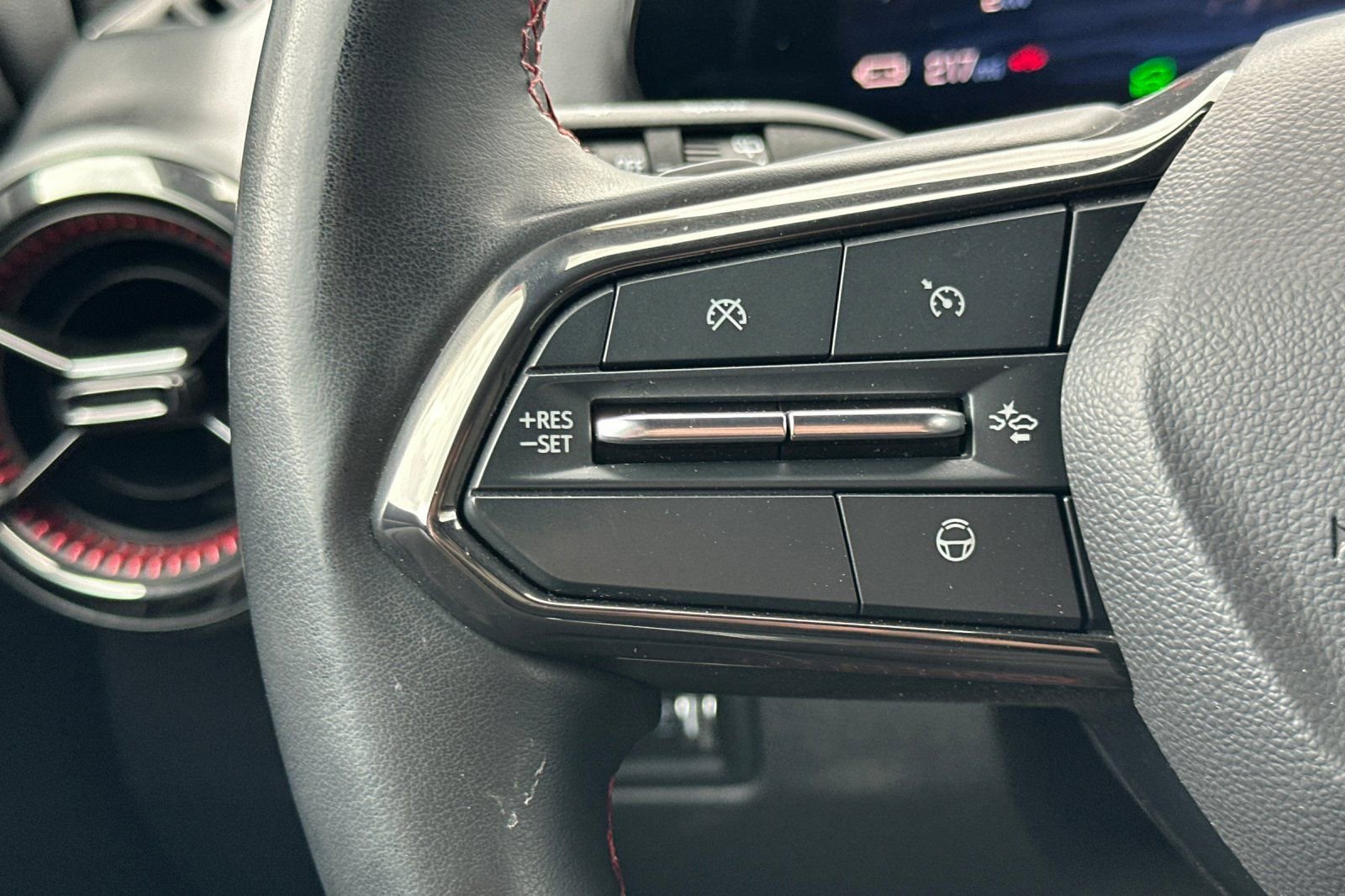 Certified 2024 Chevrolet Equinox EV RS image 35