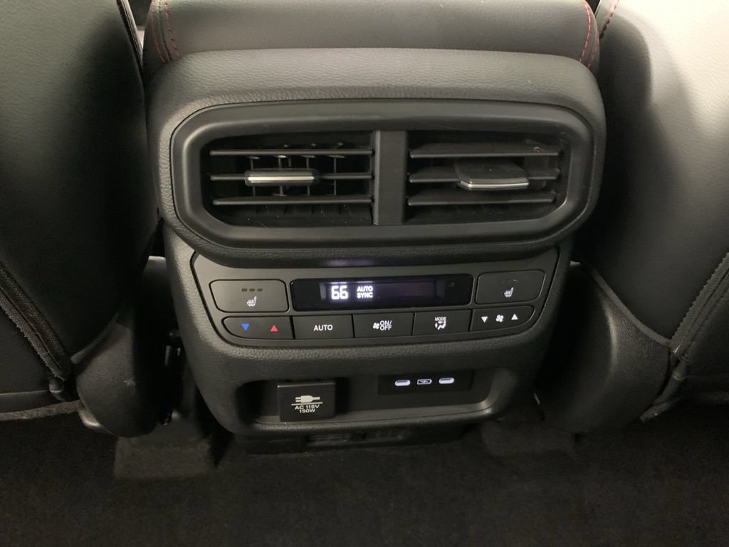 Used 2025 Honda Pilot Black Edition image 38