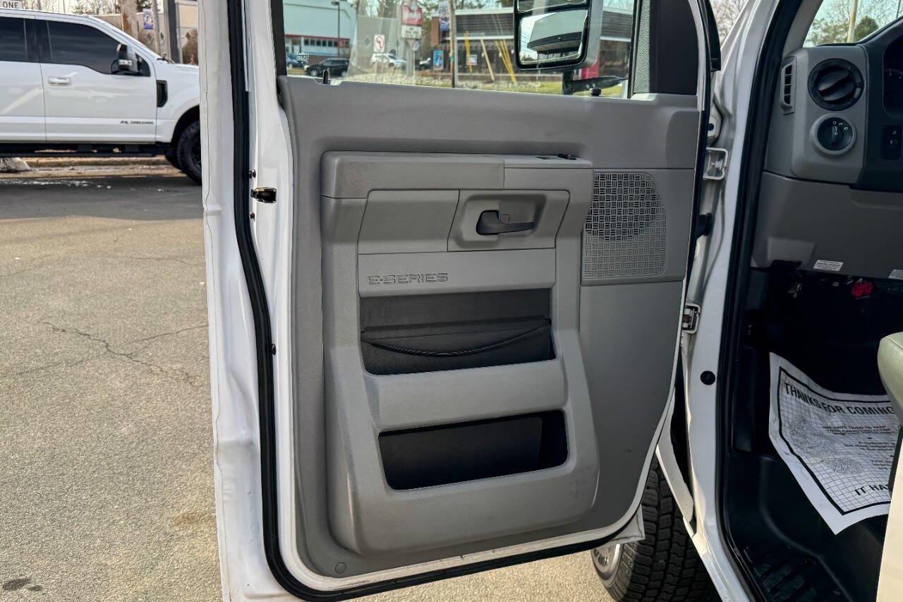 Used 2011 Ford E-350 and Econoline 350 Extended Super Duty w/ PWR Group image 37