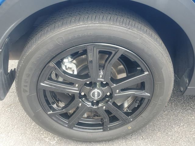 Used 2023 Nissan Kicks SR w/ SR Premium Package FWD image 5