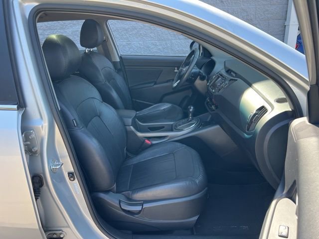 Used 2011 Kia Sportage SX w/ Premium Pkg w/Leather Seats image 33