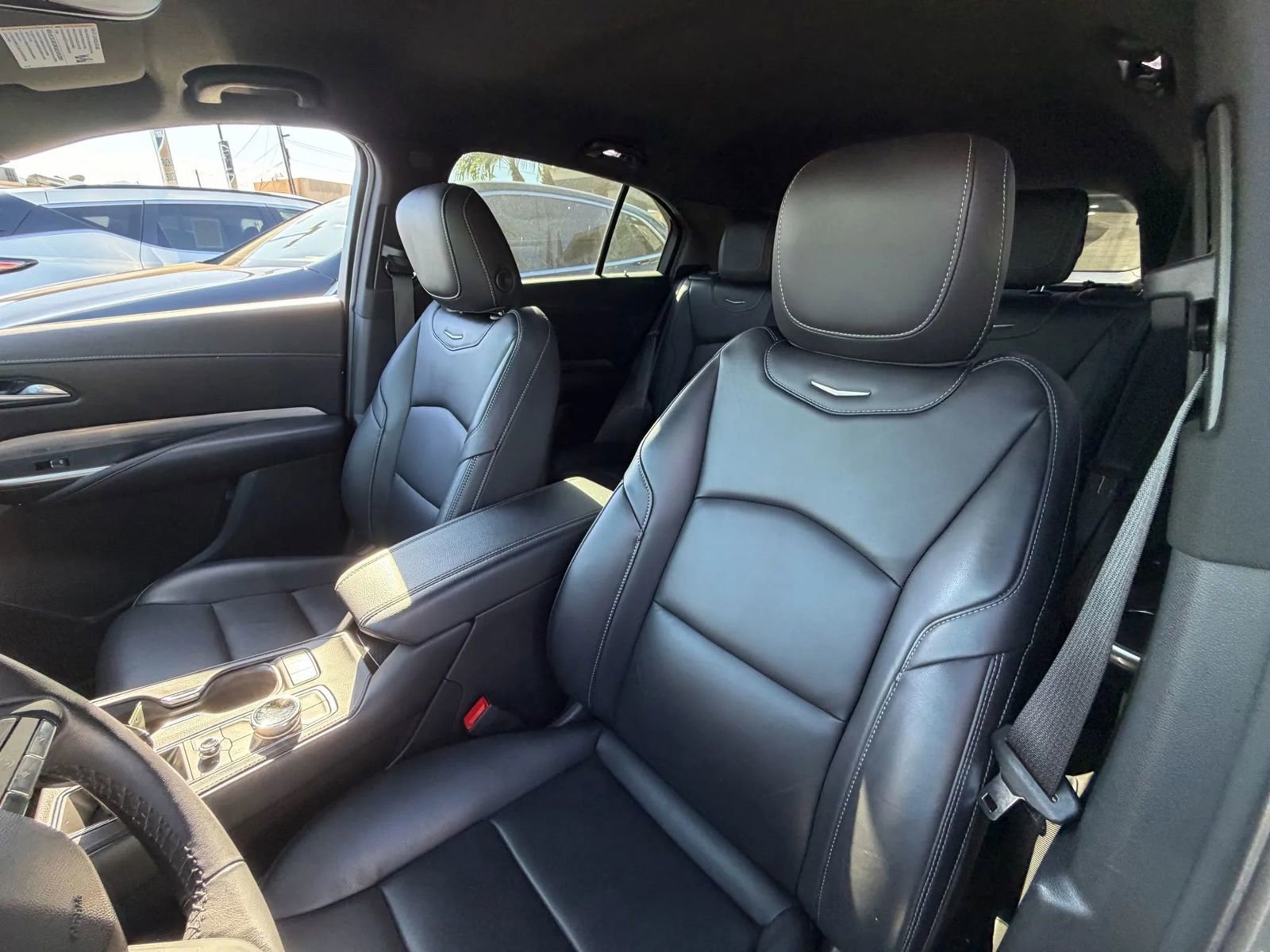 Used 2024 Cadillac XT4 Premium Luxury image 12