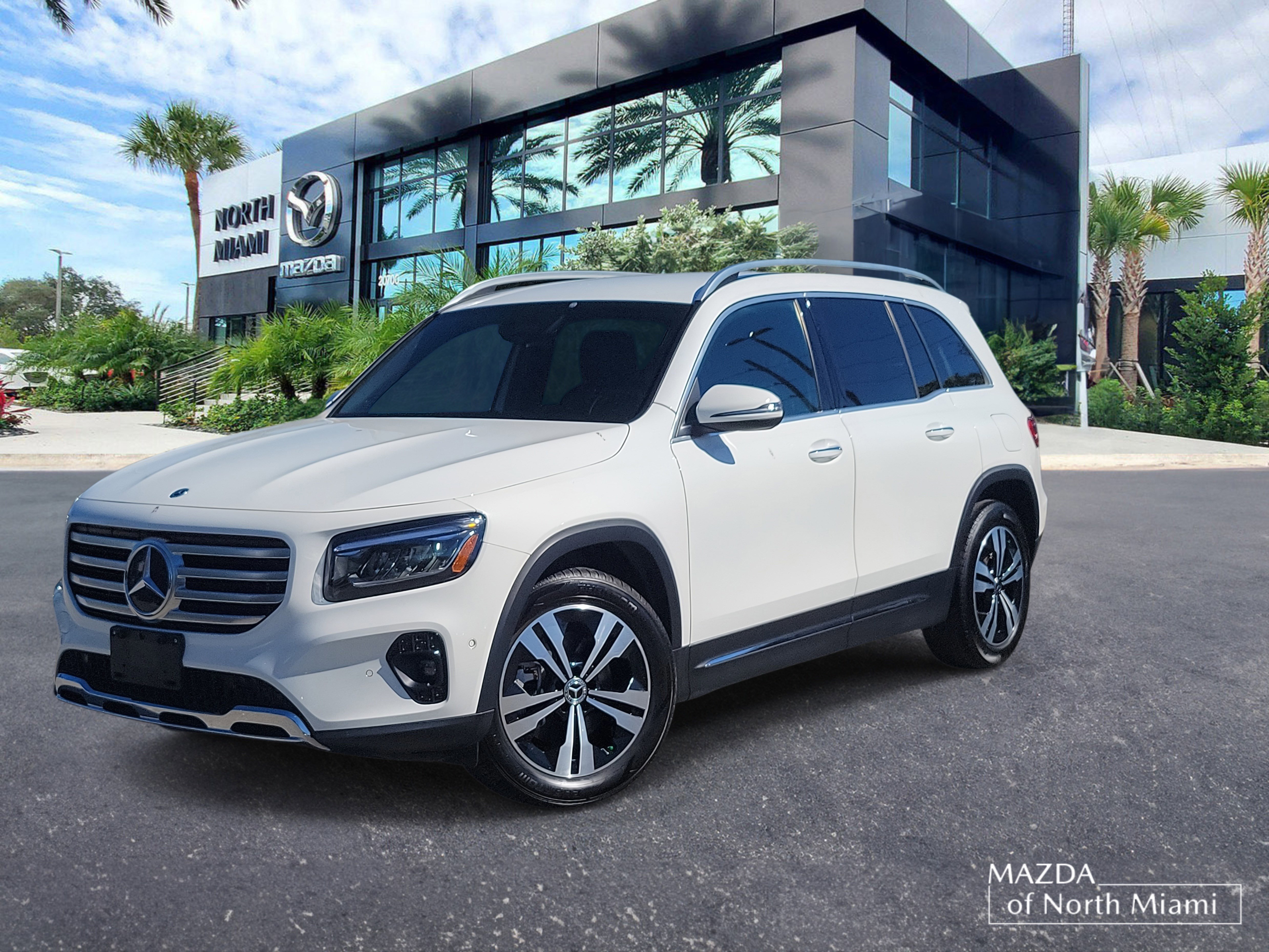 Used 2024 Mercedes-Benz GLB 250 image 1