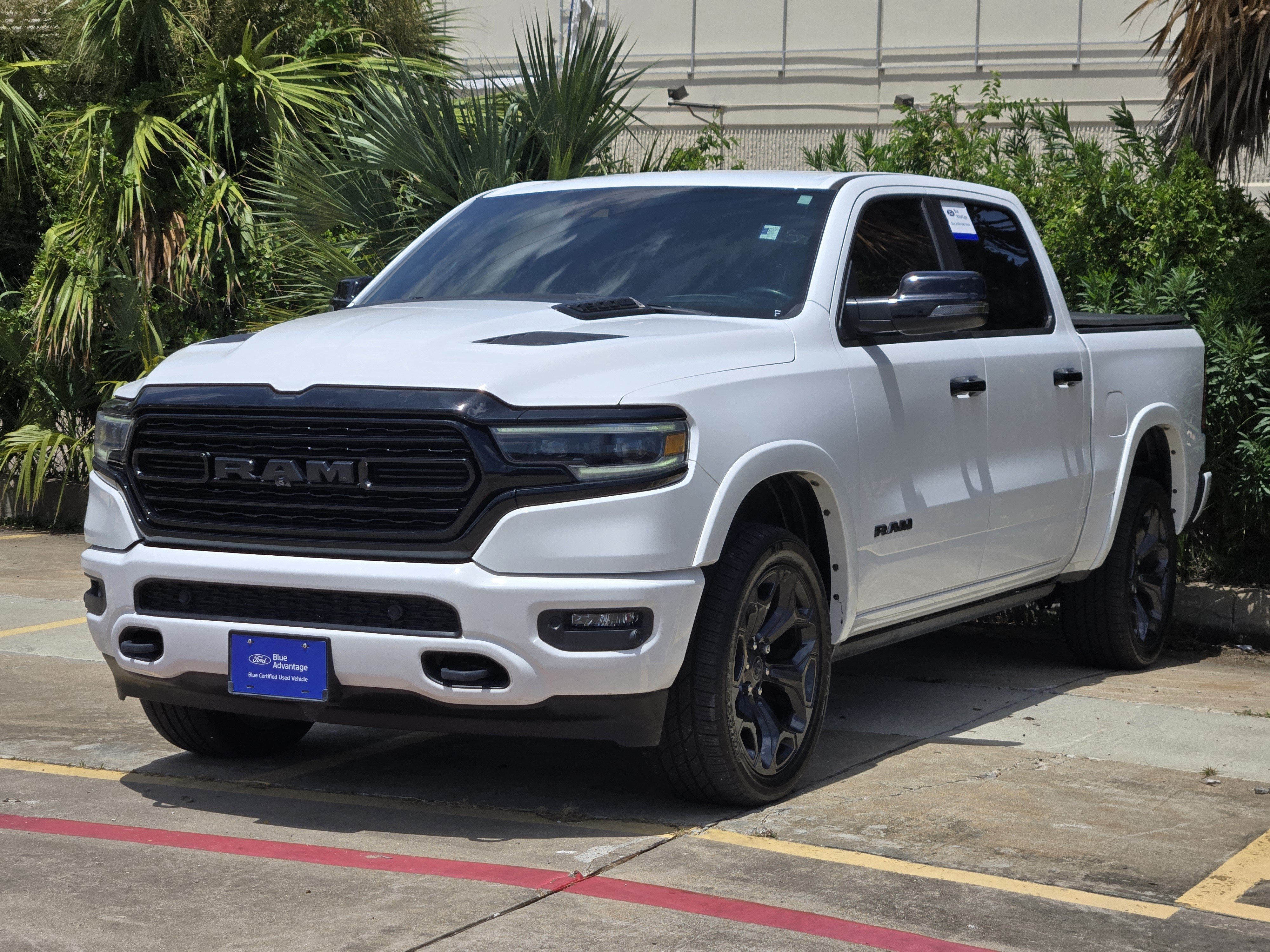 Used 2023 RAM 1500 Limited AWD/4WD image 2