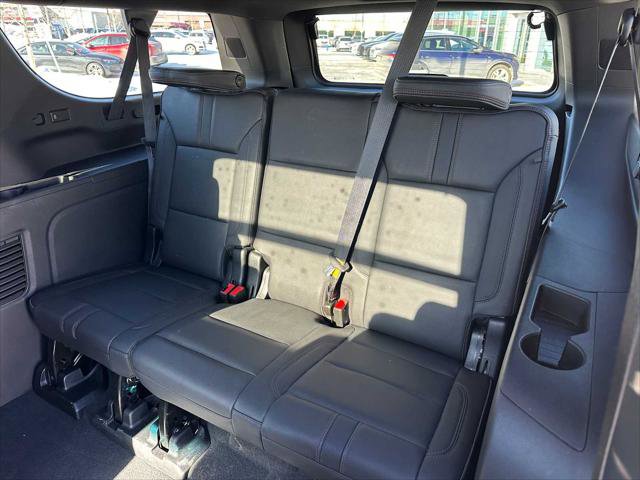 Used 2024 Chevrolet Suburban RST w/ Sport Performance Package image 17
