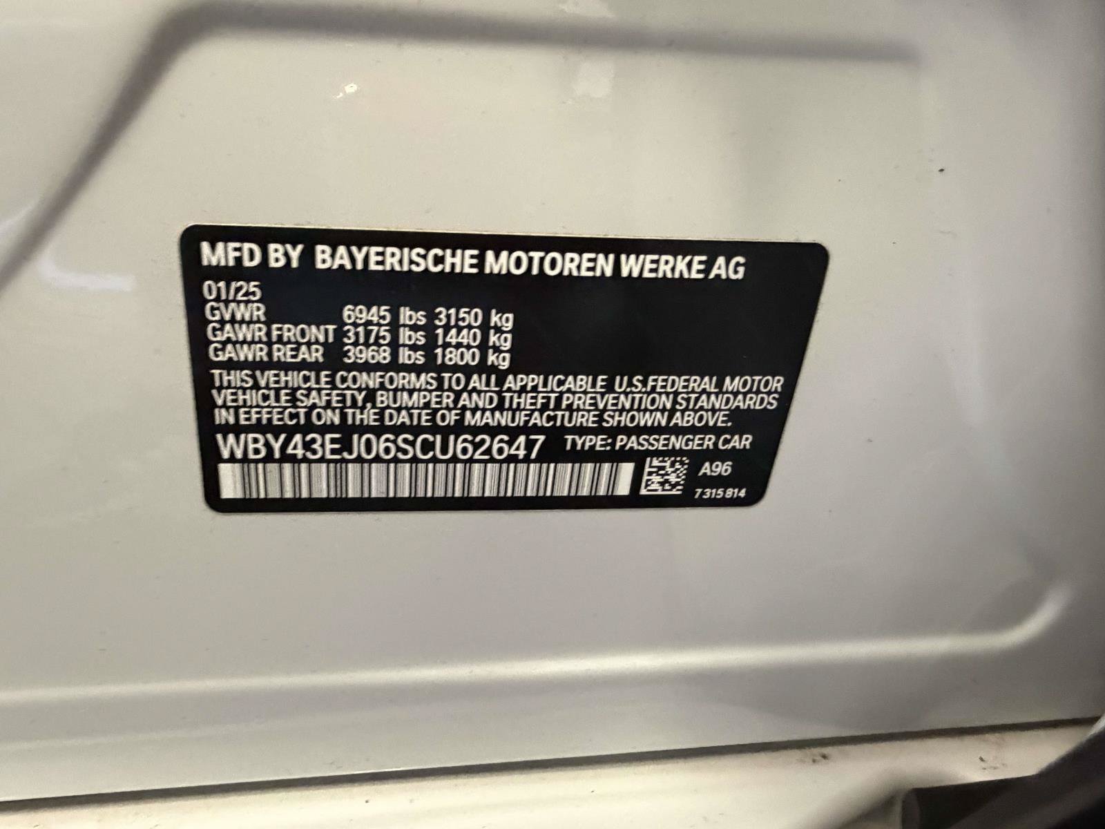 Used 2025 BMW i7 eDrive50 w/ M Sport Package RWD image 15