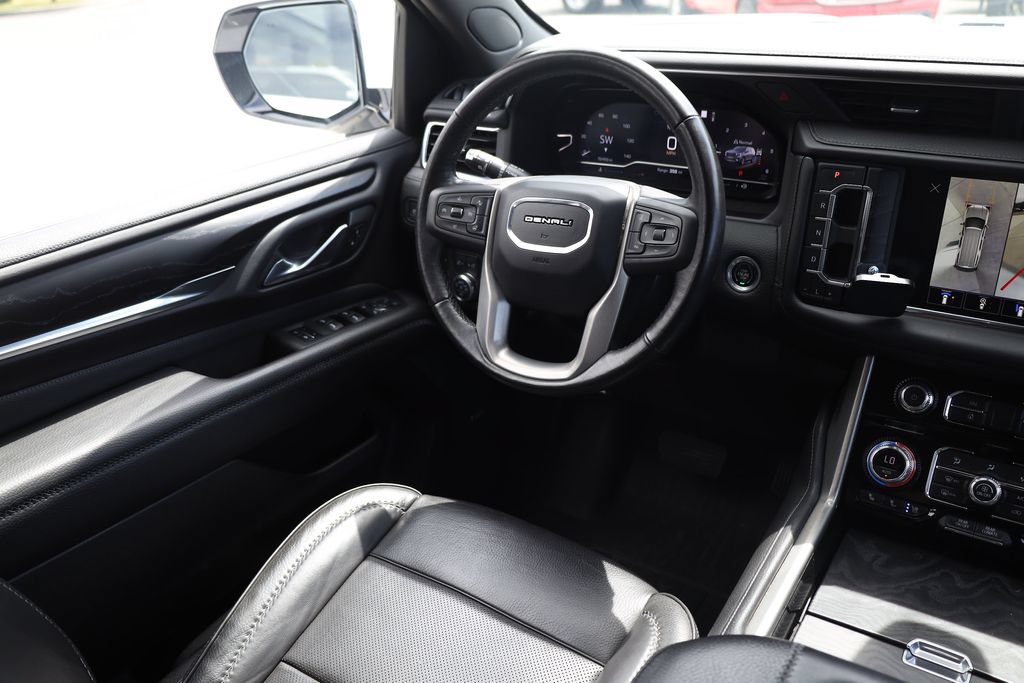 Used 2022 GMC Yukon Denali w/ Denali Ultimate Package AWD/4WD image 22