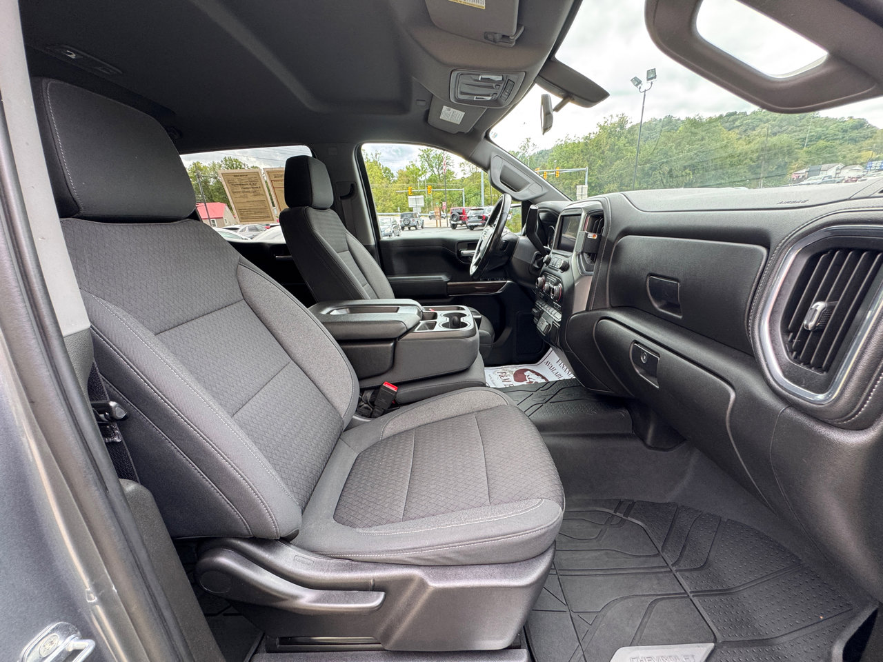 Used 2021 Chevrolet Silverado 1500 LT image 20