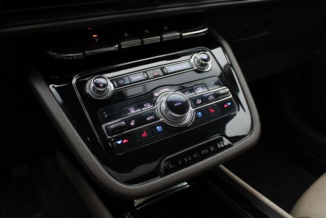 Used 2020 Lincoln Corsair Reserve w/ Equipment Group 201A image 18