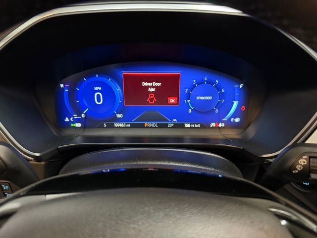 Used 2022 Ford Escape Titanium w/ Class II Trailer Tow Package image 25