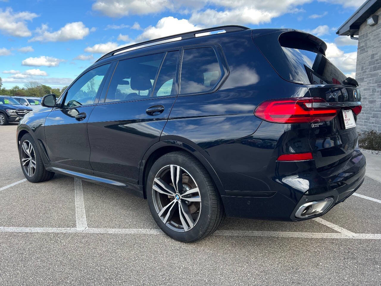 Used 2022 BMW X7 xDrive40i w/ M Sport Package image 4