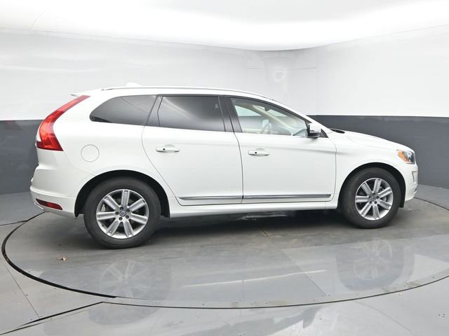 Used 2016 Volvo XC60 T6 w/ Proximity Package image 8