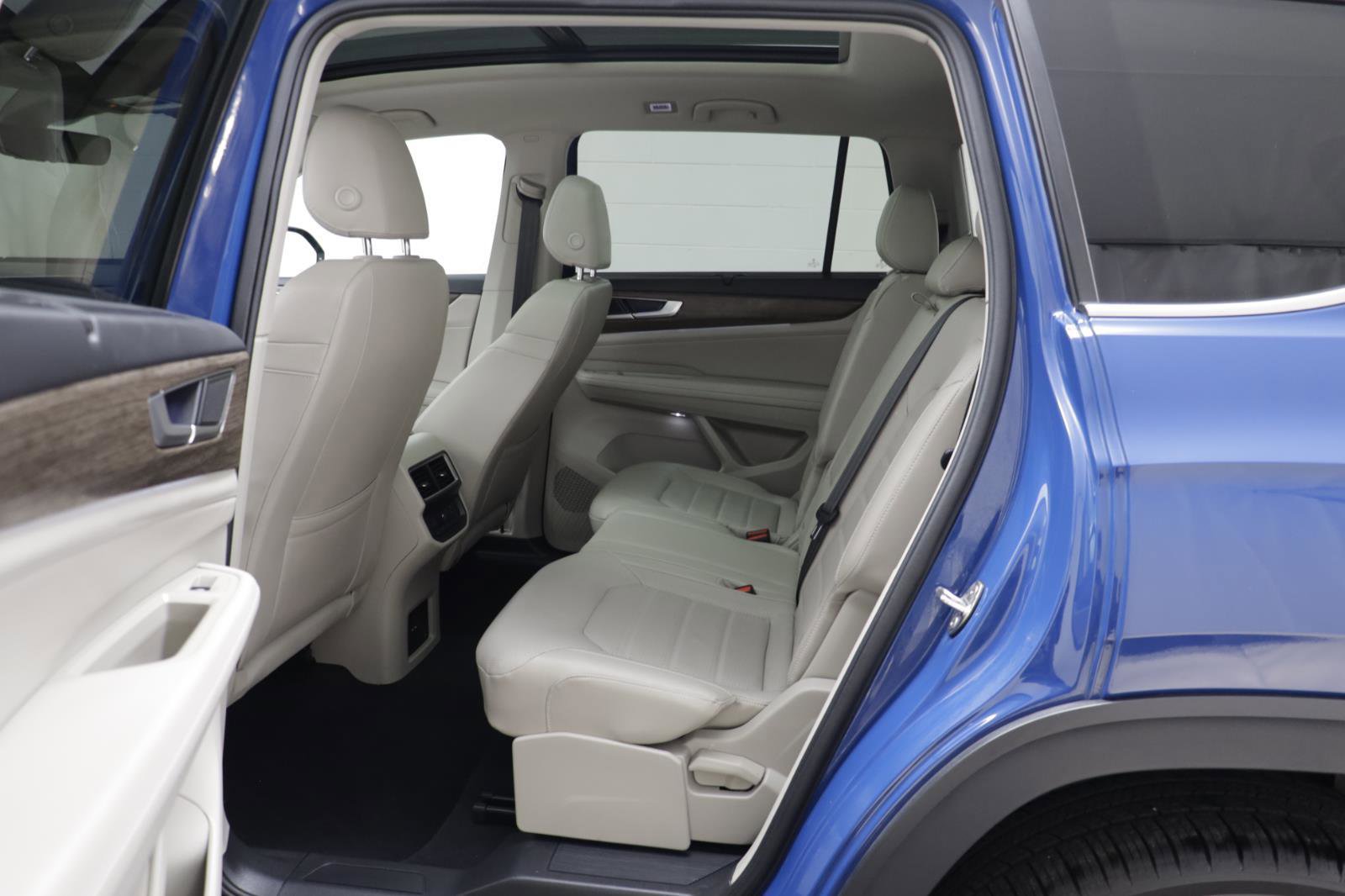 Used 2025 Volkswagen Atlas SEL image 13