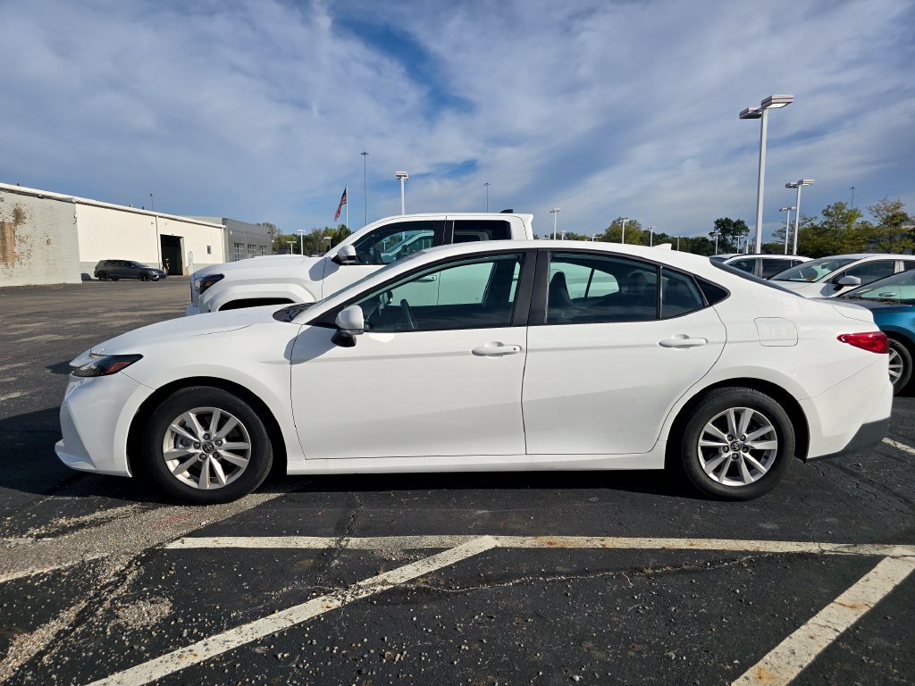Certified 2025 Toyota Camry LE FWD image 5