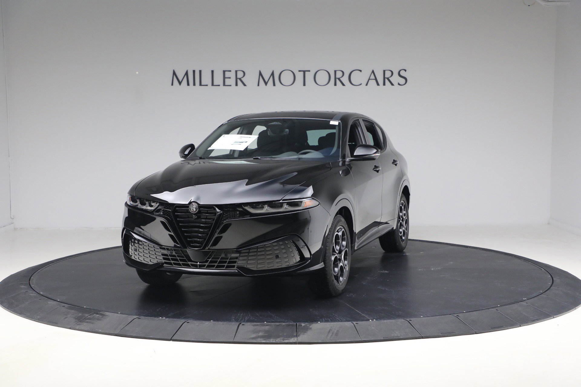 New 2026 Alfa Romeo Tonale w/ Active Assist Package AWD/4WD image 2