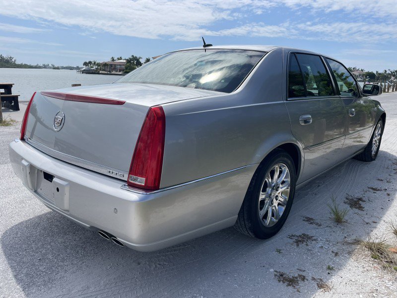Used 2008 Cadillac DTS w/ Sun And Sound Package image 6