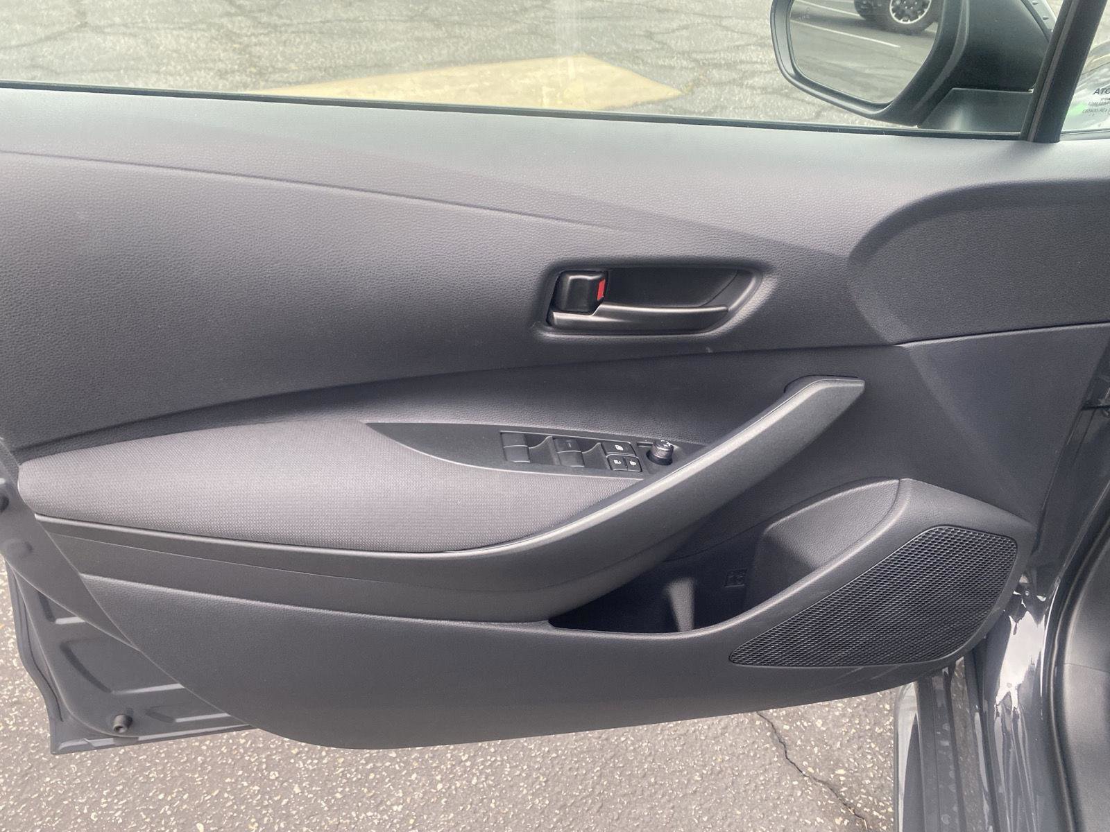 Used 2026 Toyota Corolla LE image 9