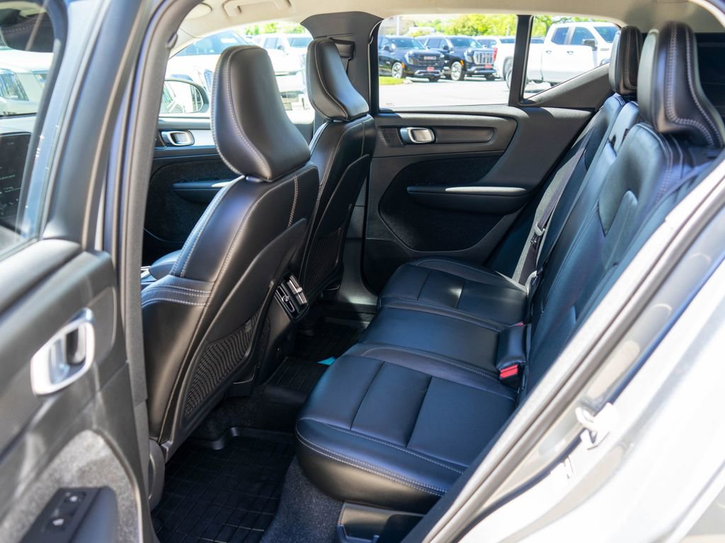 Used 2019 Volvo XC40 T5 Momentum AWD/4WD image 12