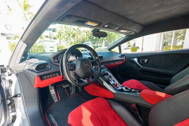 Used 2015 Lamborghini Huracan LP 610-4 AWD/4WD image 3