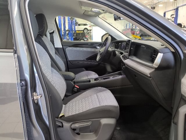 Used 2025 Volkswagen Tiguan S AWD/4WD image 15
