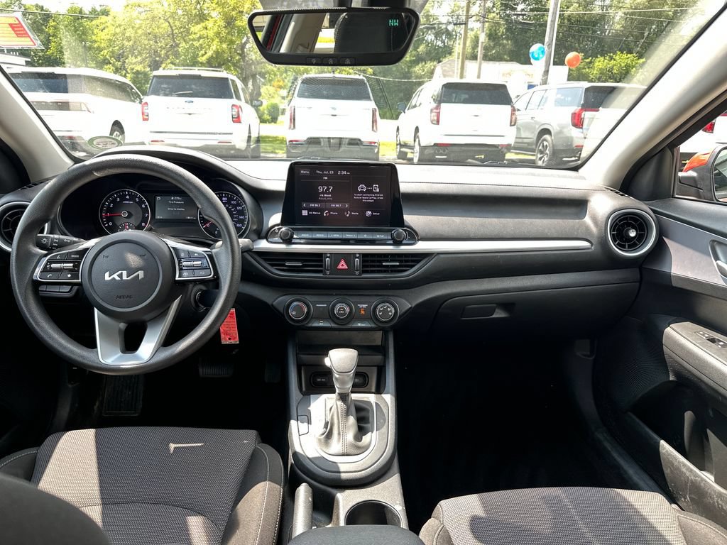 Certified 2024 Kia Forte LXS w/ LXS Technology Package FWD image 12