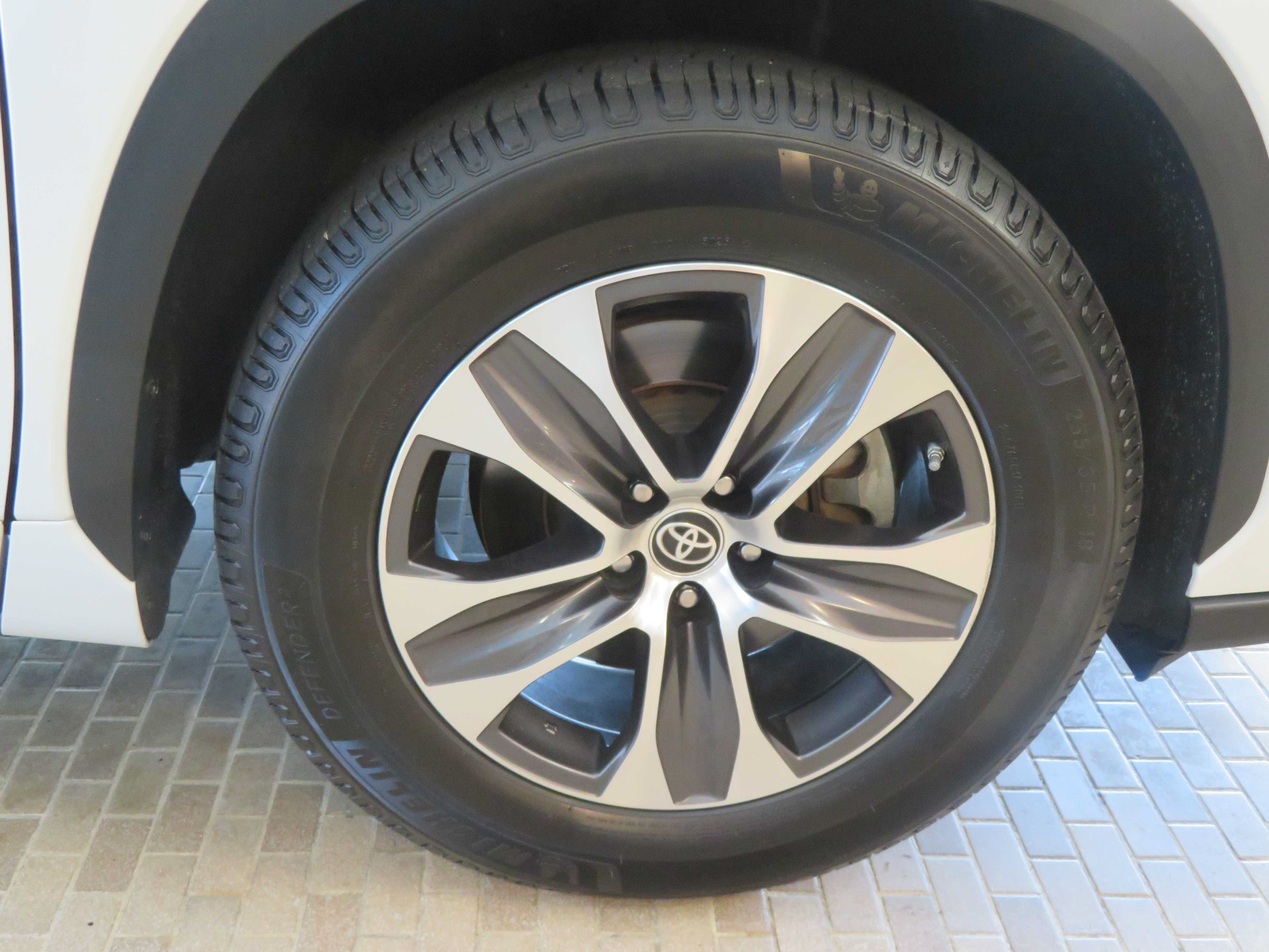 Used 2023 Toyota Highlander XLE FWD image 10