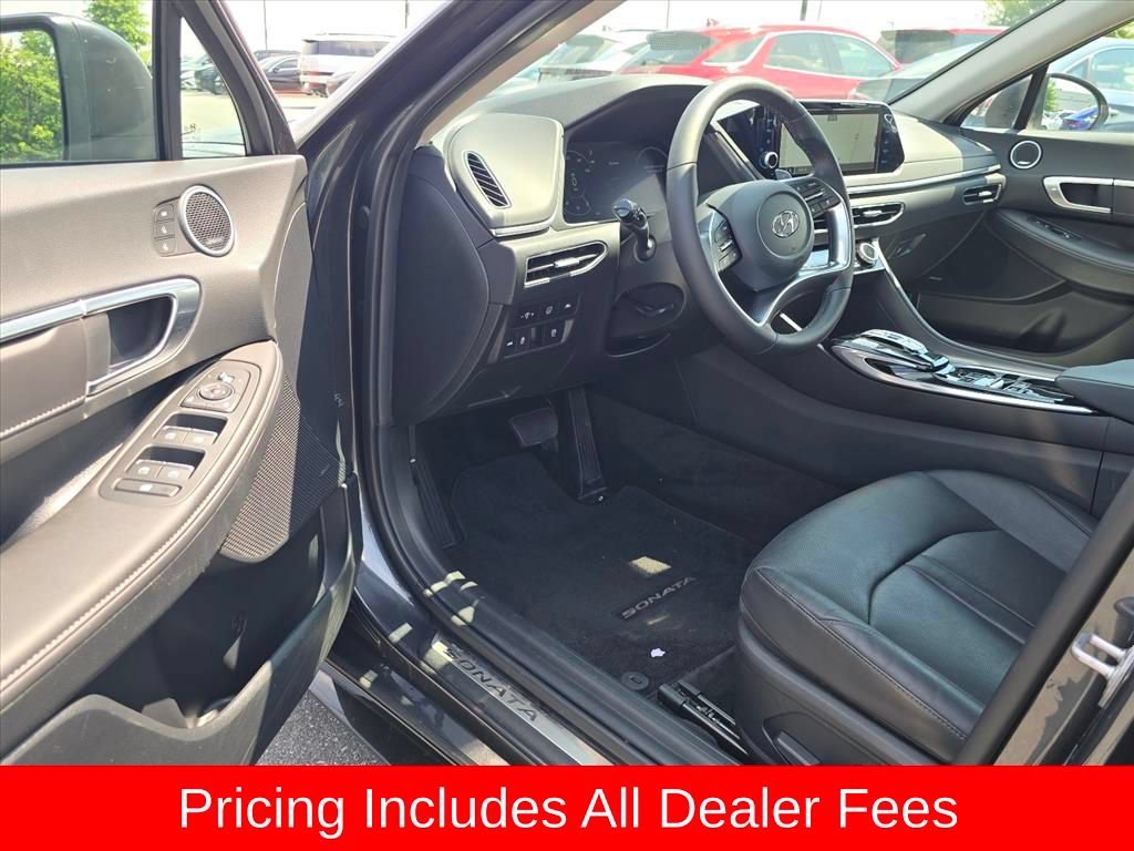 Used 2023 Hyundai Sonata Limited w/ Cargo Package FWD image 9