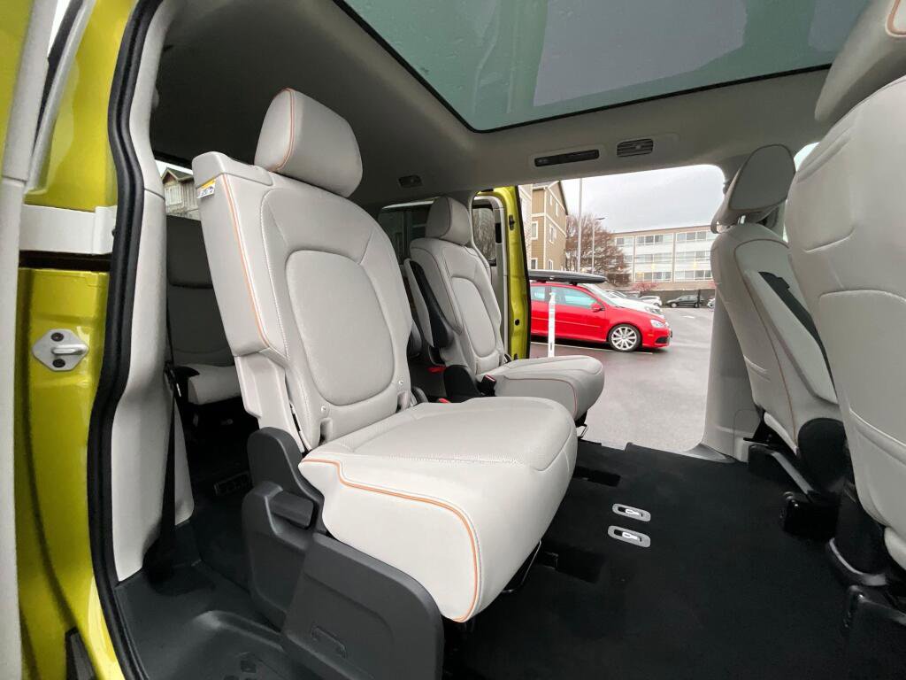 New 2025 Volkswagen ID. Buzz Pro S Plus image 14