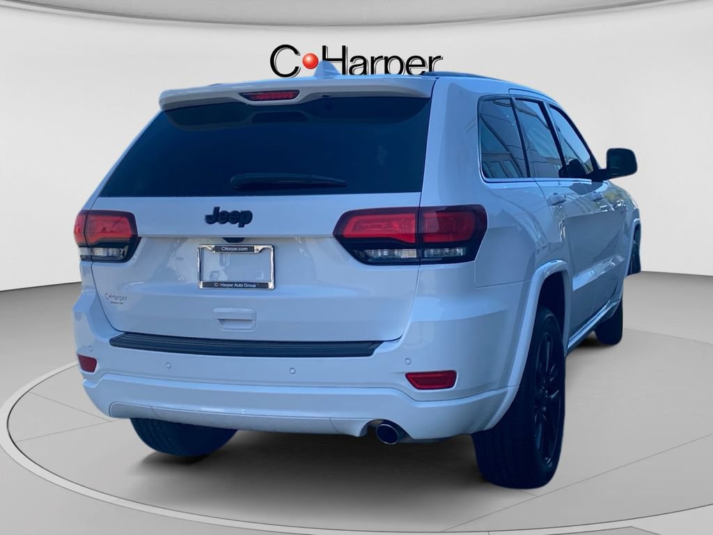 Certified 2022 Jeep Grand Cherokee Laredo X AWD/4WD image 3