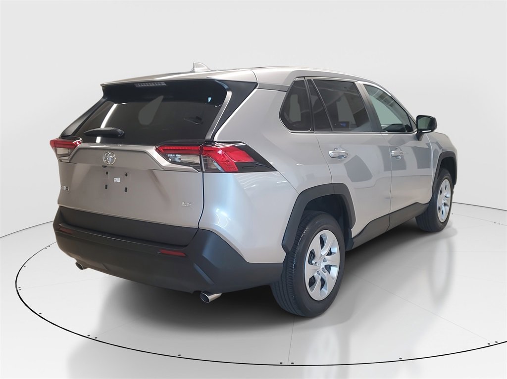 Used 2024 Toyota RAV4 LE image 7