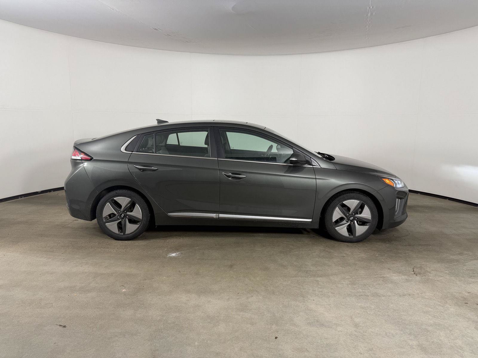 Used 2021 Hyundai Ioniq Limited FWD image 6