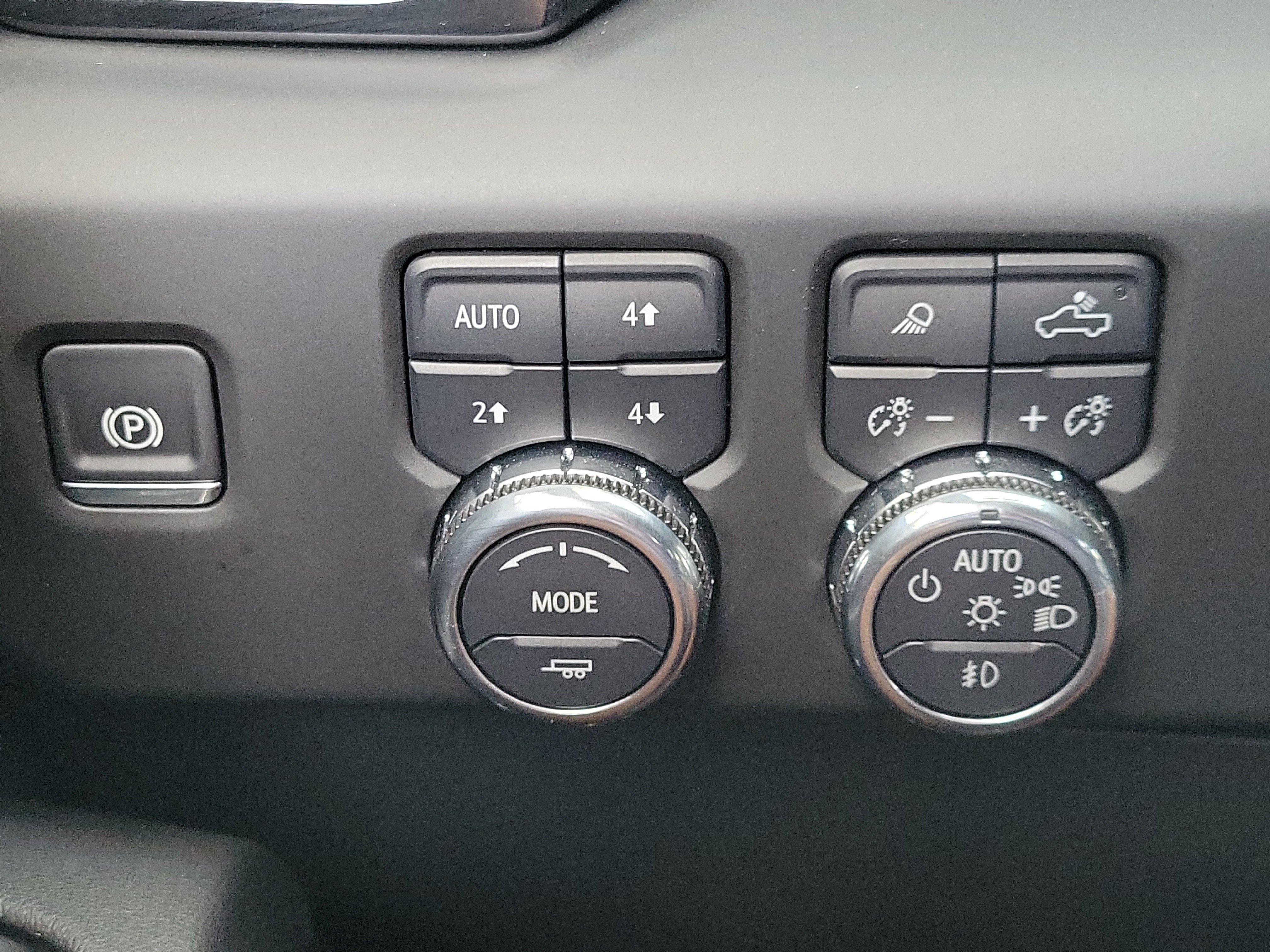 Used 2025 GMC Sierra 1500 AT4 w/ AT4 Premium Package AWD/4WD image 26