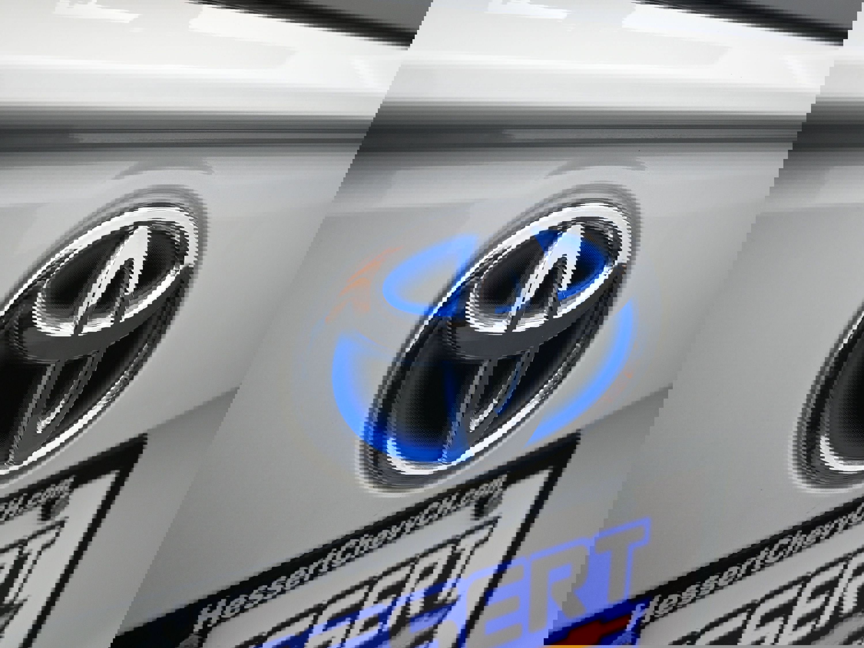 Used 2023 Toyota RAV4 SE image 33