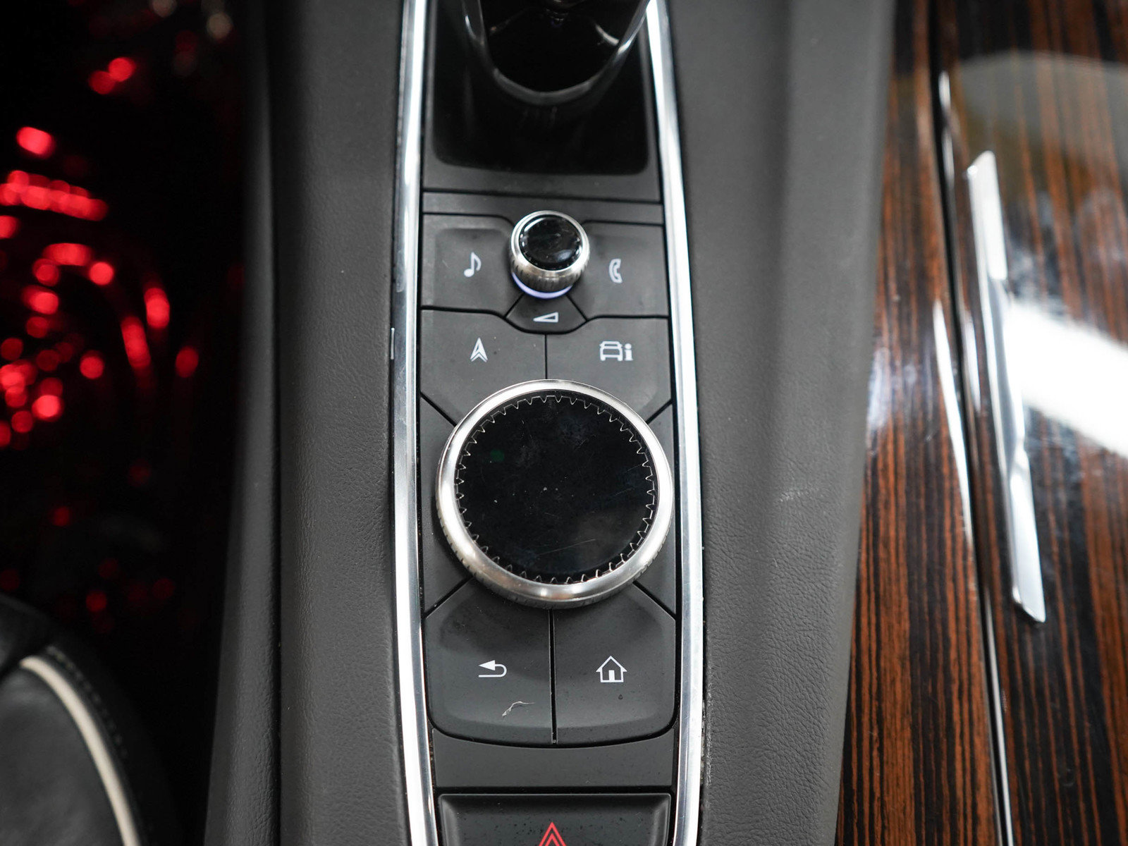 Used 2024 Cadillac Escalade ESV Premium Luxury w/ Performance Package AWD/4WD image 25