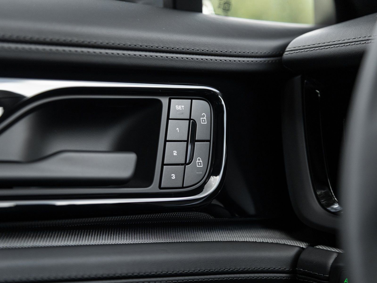 Certified 2026 Porsche Panamera RWD image 19